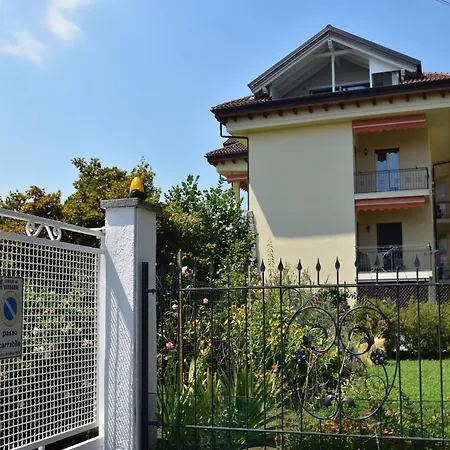 In A Prime Location On Maggiore Lejlighed Verbania