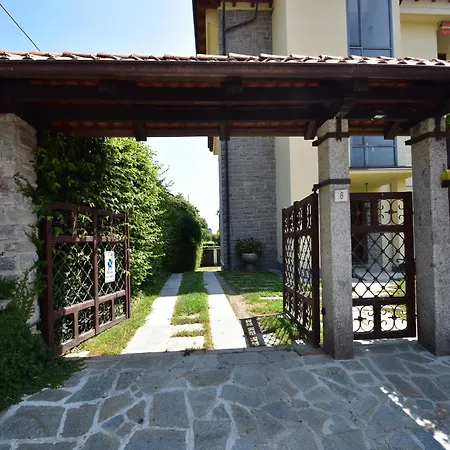In A Prime Location On Maggiore Lejlighed Verbania