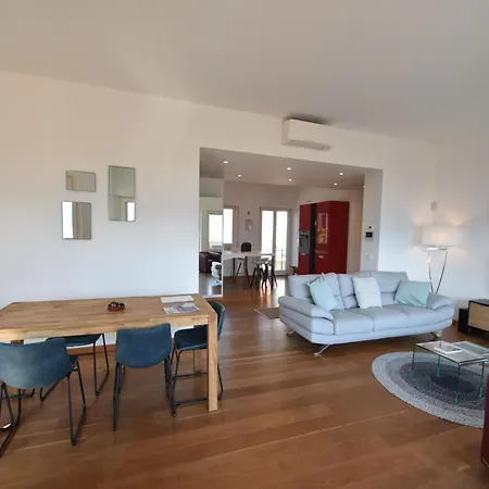 Lejlighed In A Prime Location On Maggiore Verbania